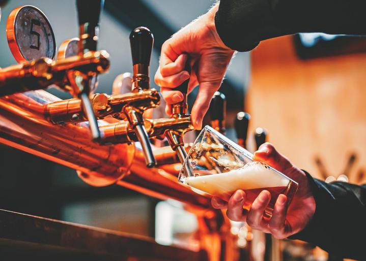 Barman Laval